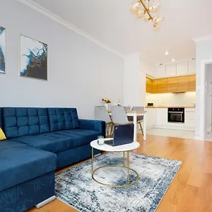 apartament-dom-przy-okrzei-by-renters.warsawhotelspoland.com/